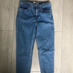 Levi’s Mom Jeans